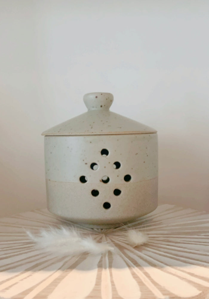 Garlic Keeper Maison