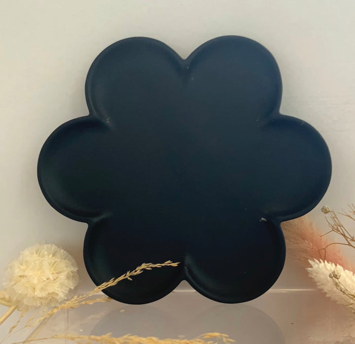 Daisy Dish (Black, White & Stone)