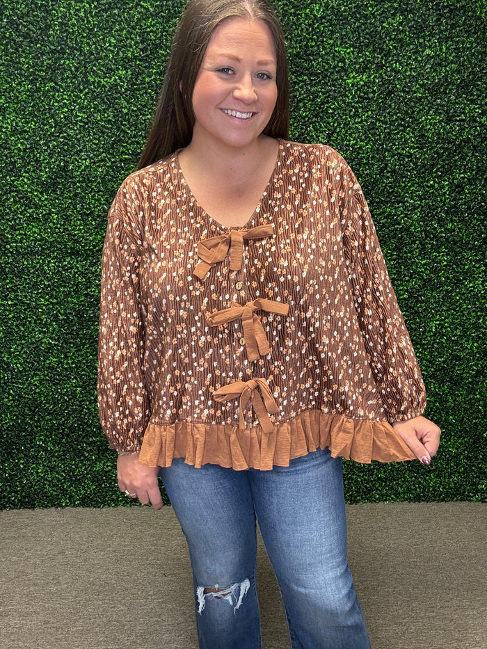 Easel Velvet Bow Front Top