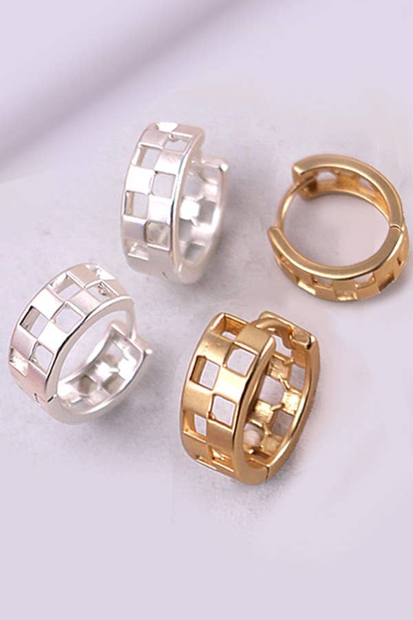 JOSSLYN by wall to wall - MINI CUTOUT CHECKER HOOP HUGGIE EARRING