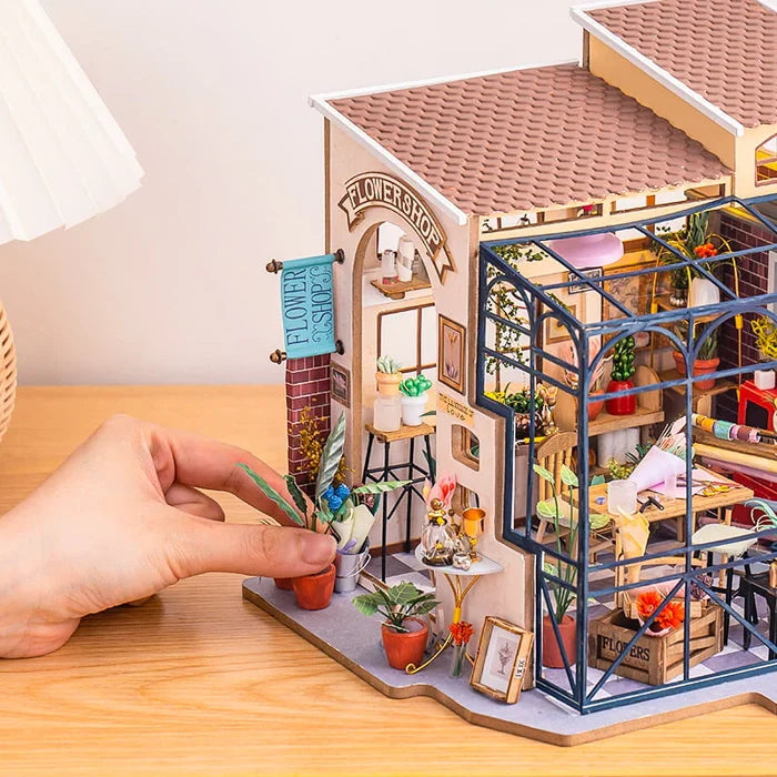Rolife DIY Miniature House Emily's Flower Shop 449 Pce