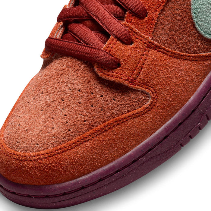 Nike SB Dunk Low Pro PRM Mystic Red/Emerald  Rise