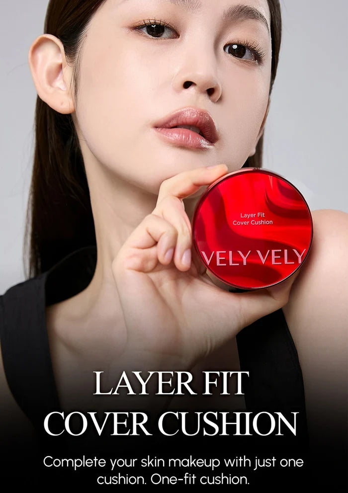 Woman holding a red VELY VELY Layer Fit Cover Cushion container against a neutral background.